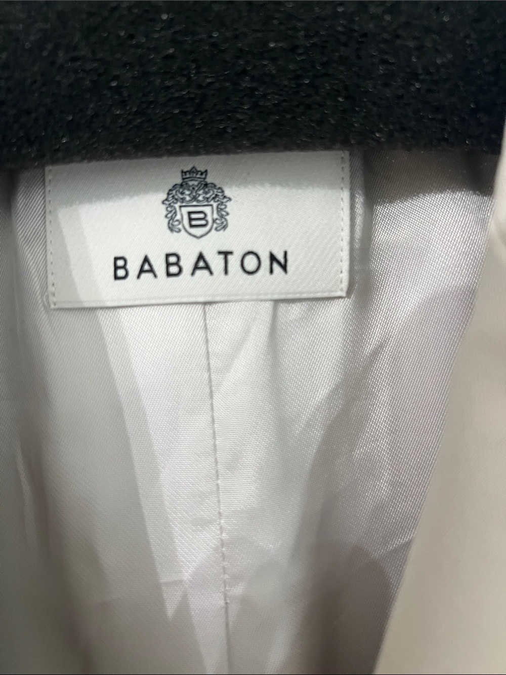 Ariztia Babaton Blazer in Light Cream with Gold Buttons - Picture 2 of 3